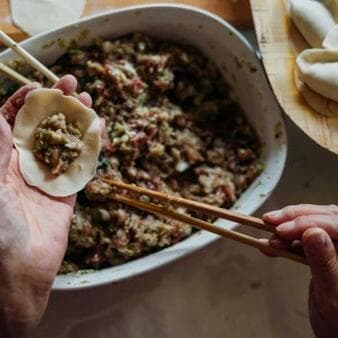 Atelier de raviolis chinois faits main — pliez, cuisinez et dégustez !