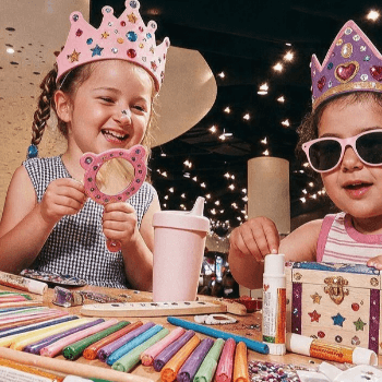 Family Night: a Princesses & Knights workshop at the Foodsquare of Shopping Center Cloche d’Or