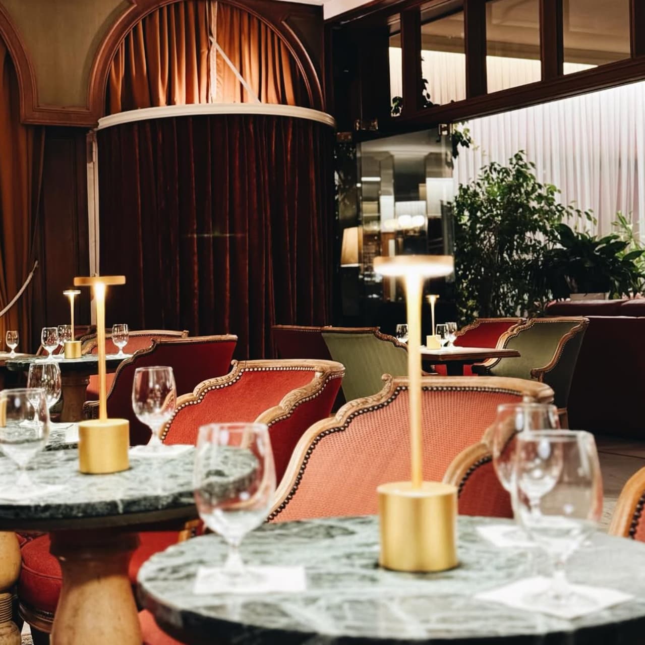Trianon in Luxembourg: a vintage cocktail bar with timeless charm