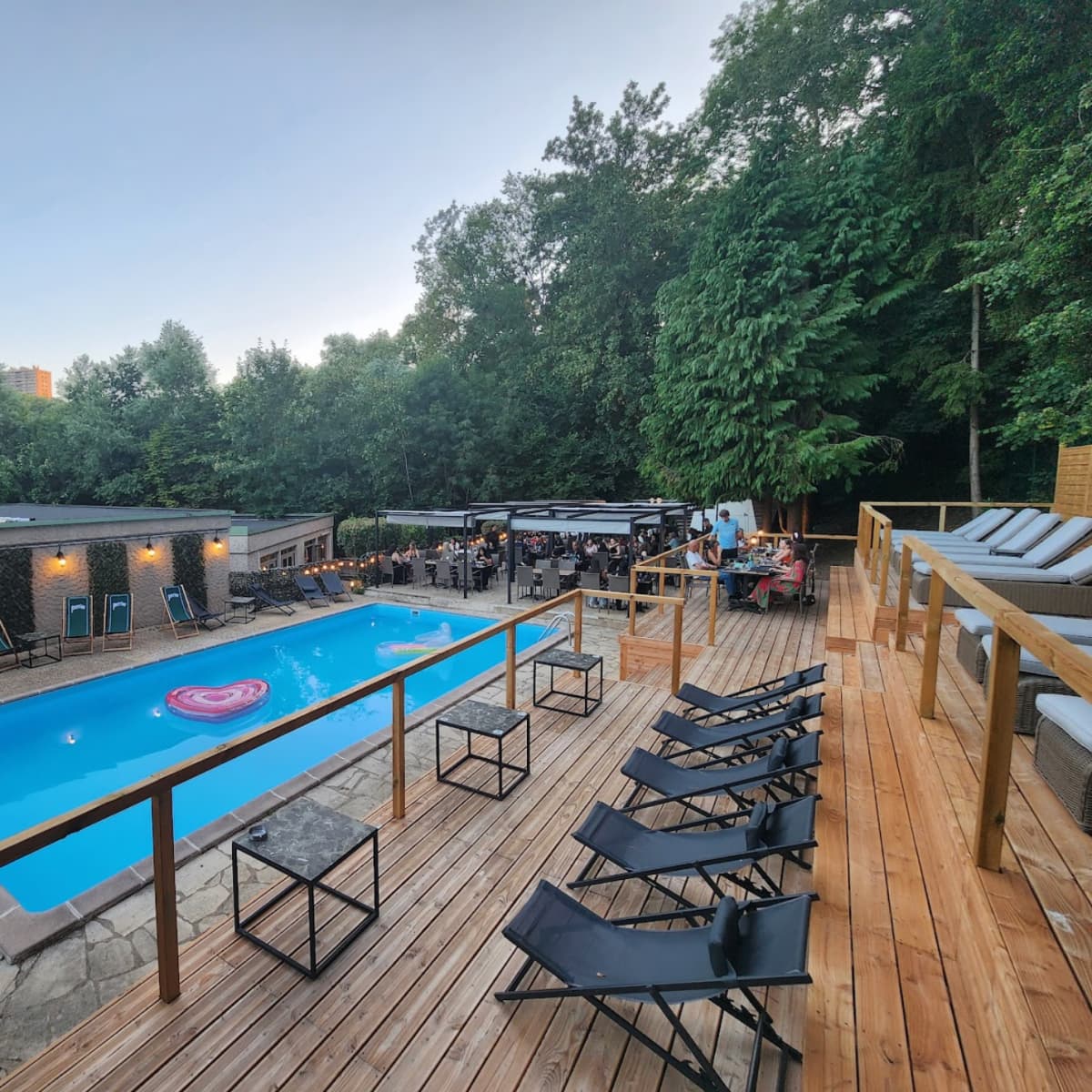 Le Gloria : restaurant, piscine et terrasse, le spot estival idéal à Metz - 1
