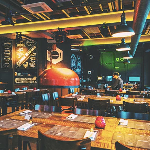 The bar where you can eat, dance and sing! - 1