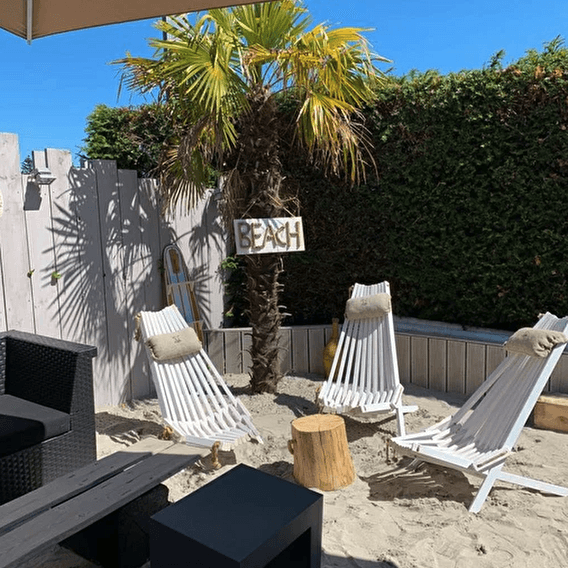 Les pieds dans le sable, le cœur en vacances - 1