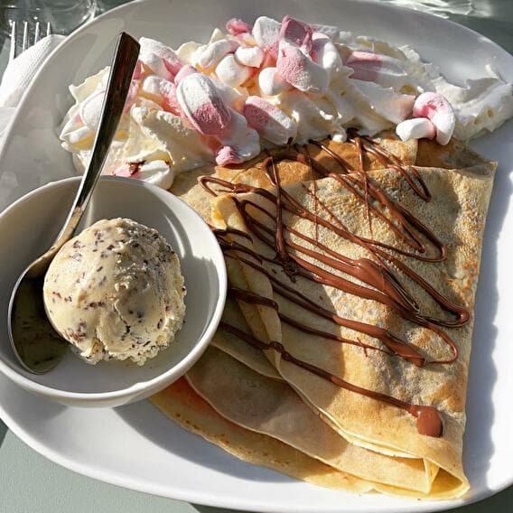 The crepe is a party